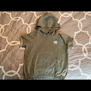 Roots Kids shirt sleeves hoodie size XL ( fits 11-12 y/o)